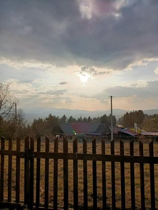 Ludwikowka Pod Luboniem, Stu-Letni Domek W Gorach Naprawa エクステリア 写真